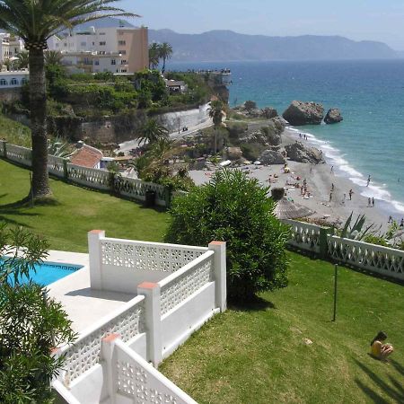 Acapulco Playa Bluewater Villas Nerja Bagian luar foto