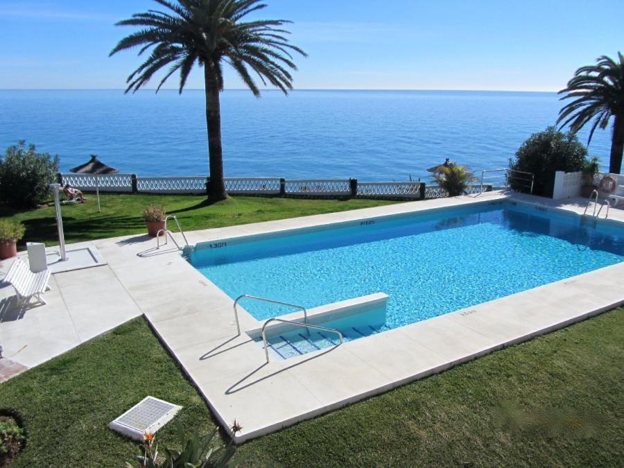 Acapulco Playa Bluewater Villas Nerja Bagian luar foto