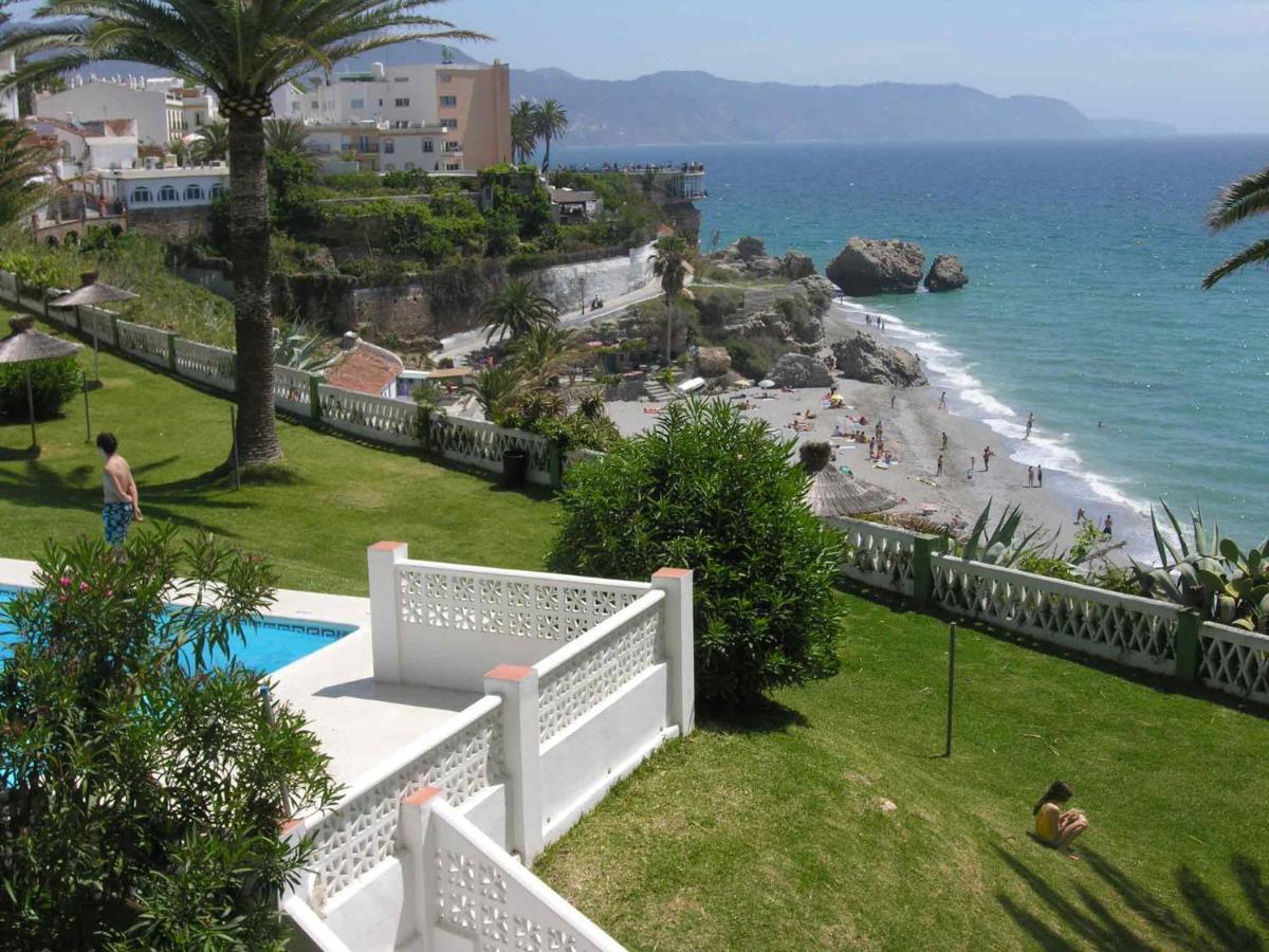 Acapulco Playa Bluewater Villas Nerja Bagian luar foto